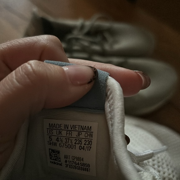 Pharrell Williams blue and gray sneakers - Picture 6 of 7